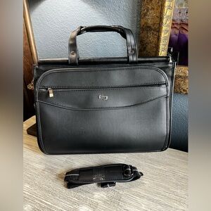 LIKE NEW!!! Solo New York Harrison Triple Compartment Black Leather Briefcase